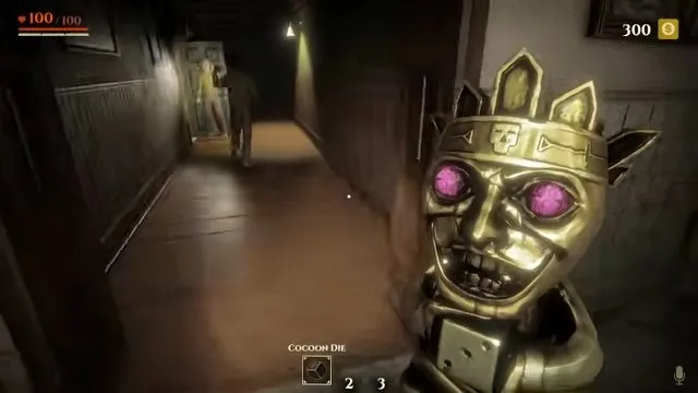Invokyr how to play: idol carrier in a manor corridor with the score counter at 300